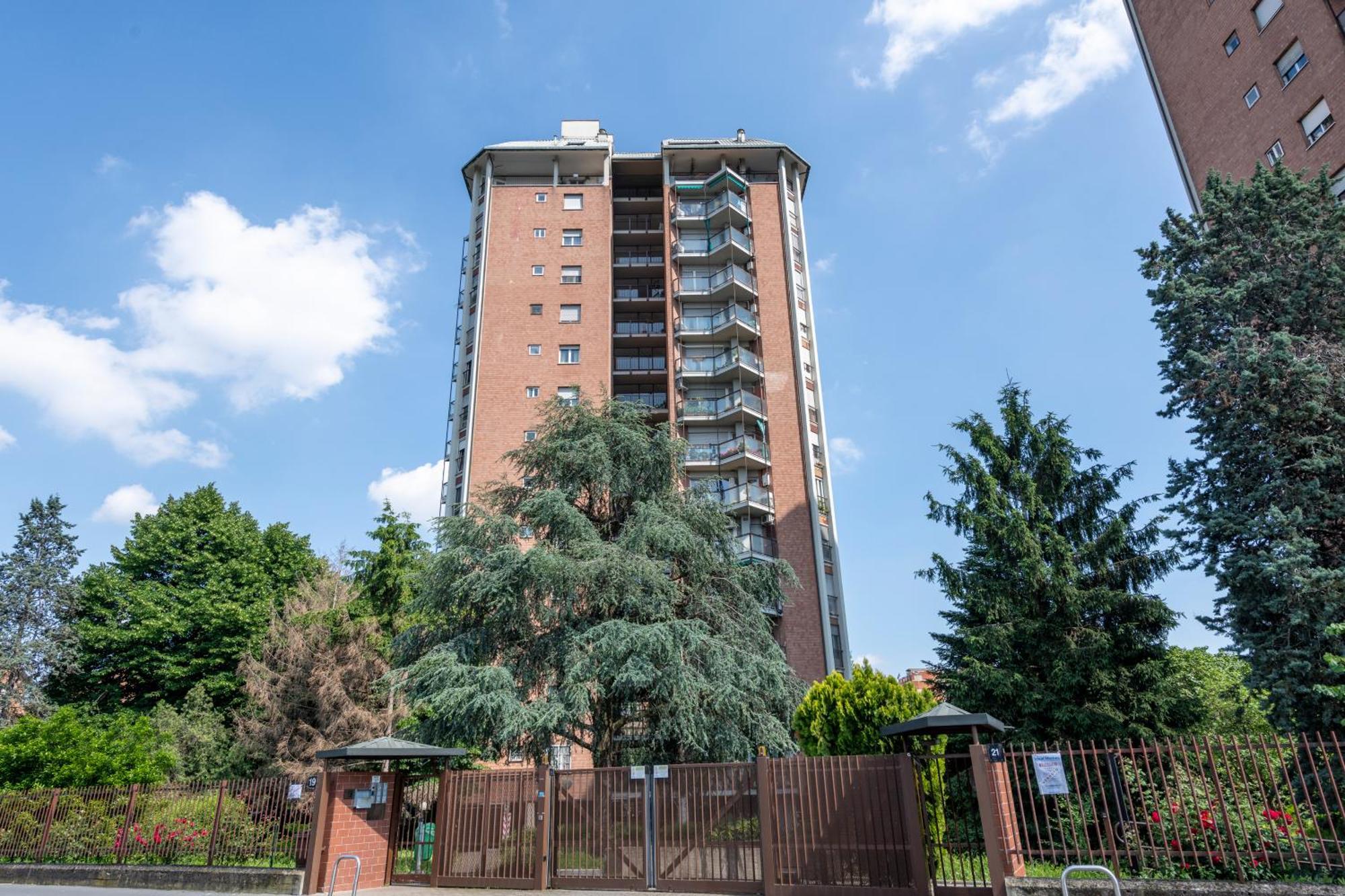 Omodeo, 19 - Ampio E Panoramico Appartement Milan