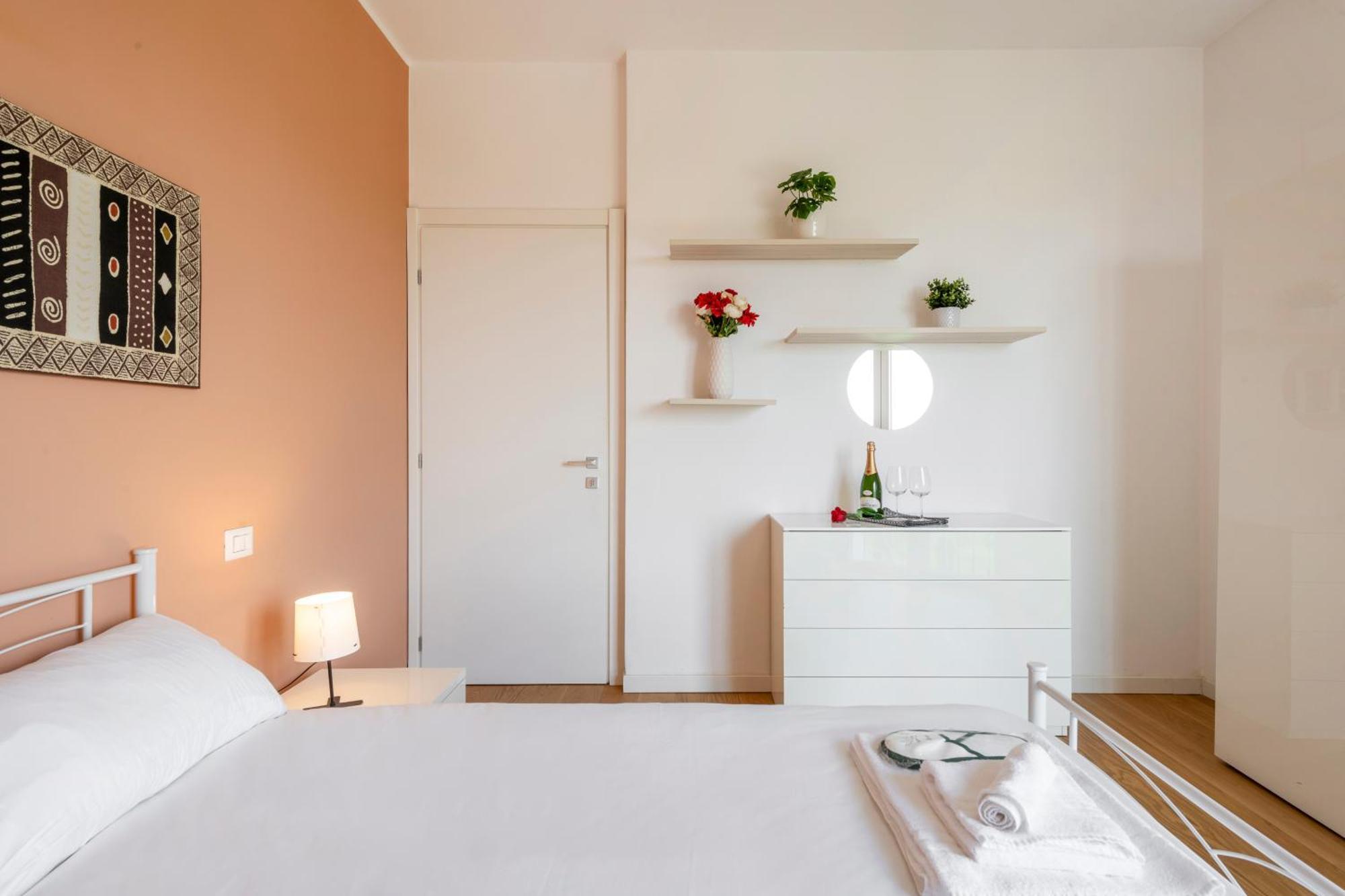 Omodeo, 19 - Ampio E Panoramico Appartement Milan